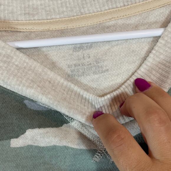 Aerie Camo Oversized Sweatshirt Size L - Picture 5 of 6